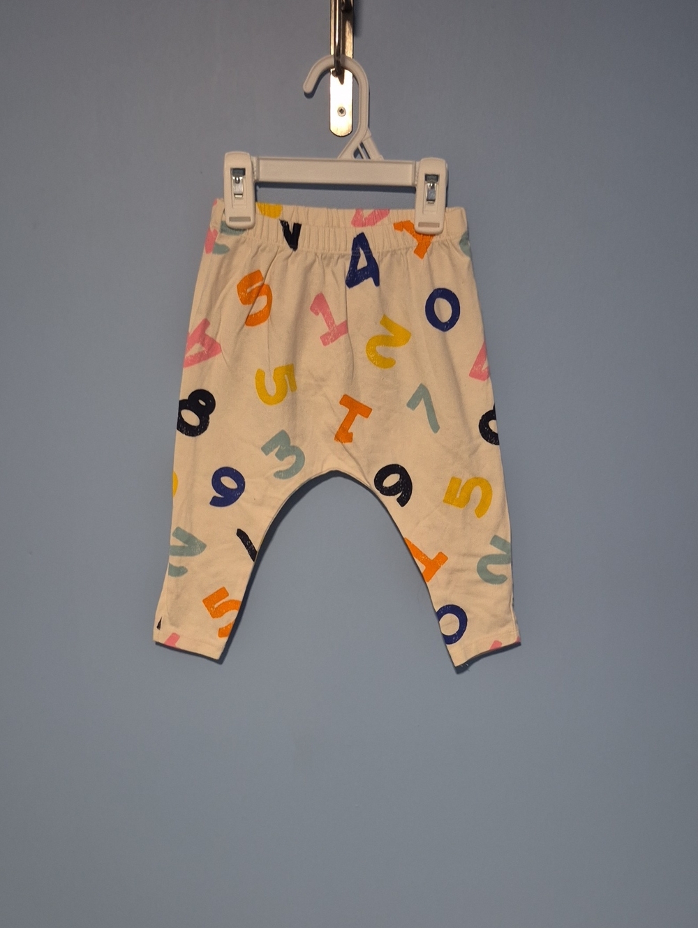 Old Navy Cream Leggings with Multicolor Number Print💛10 for $20💛